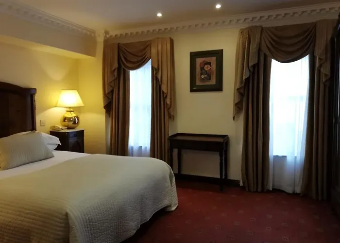 Гостевой дом Foley's Townhouse 4*
