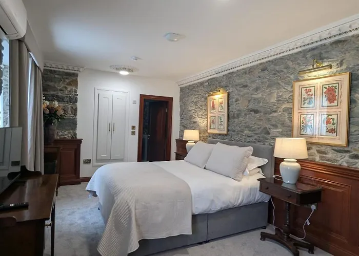 Гостевой дом Foley's Townhouse