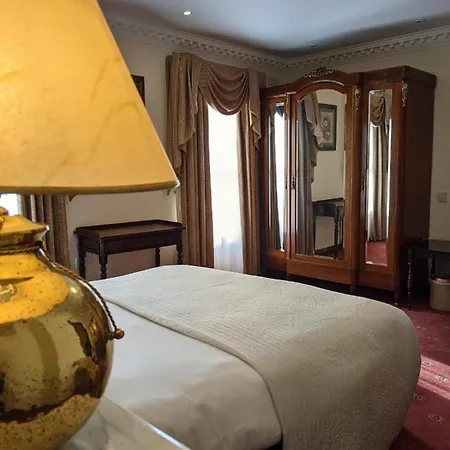 Penzion Foley's Townhouse 4*